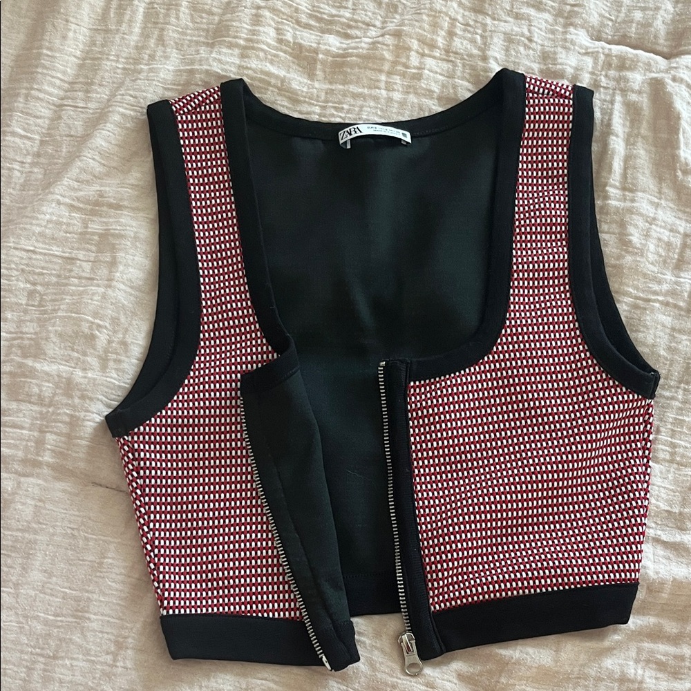 ZARA Red and Black Zip-Front Cropped Tank - Picture 4 of 4